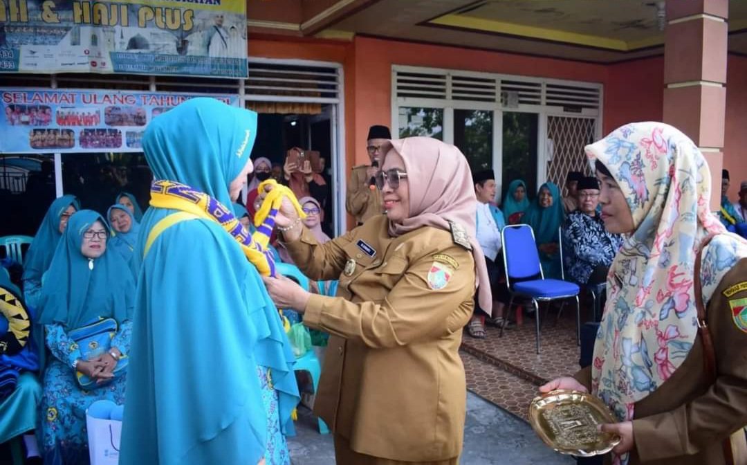 Wabup Mura Melepas Jamaah Umrah Khazzanah ke Tanah Suci