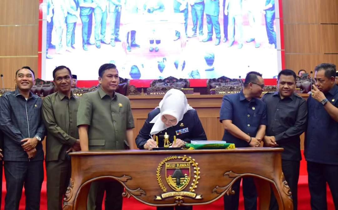 Rapat Paripurna DPRD Musi Rawas, Dengarkan LKPJ Bupati Tahun 2023